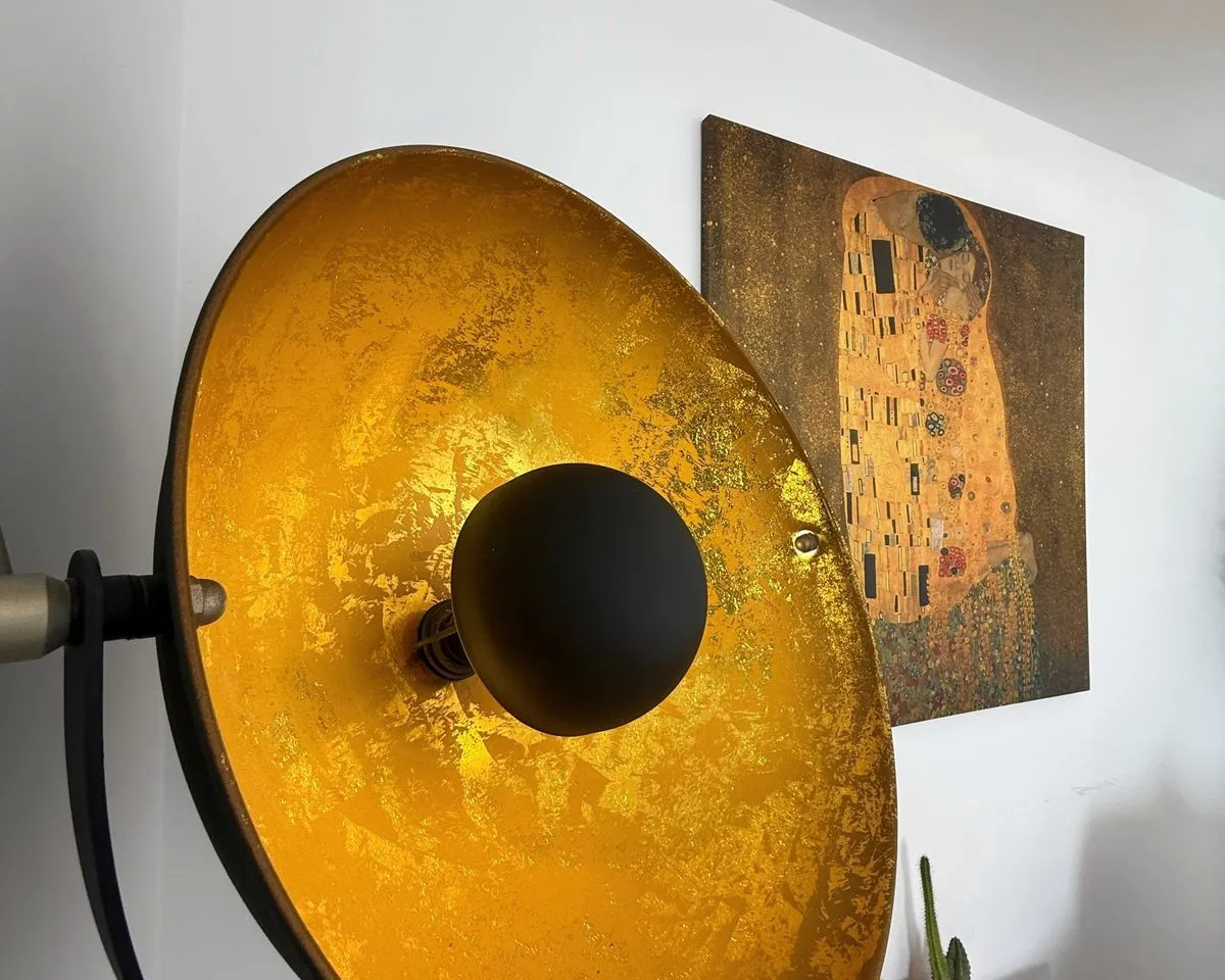 ecc8acfa-be57-4b97-a896-2e8d7443074e