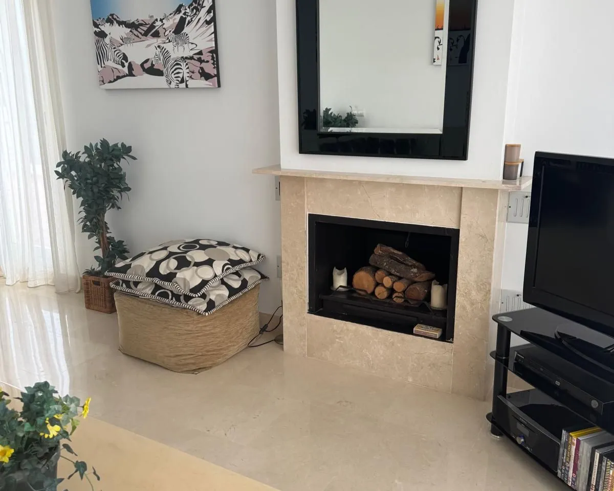 f9b397ef-9aa9-48f8-8db7-ab97990e00ce