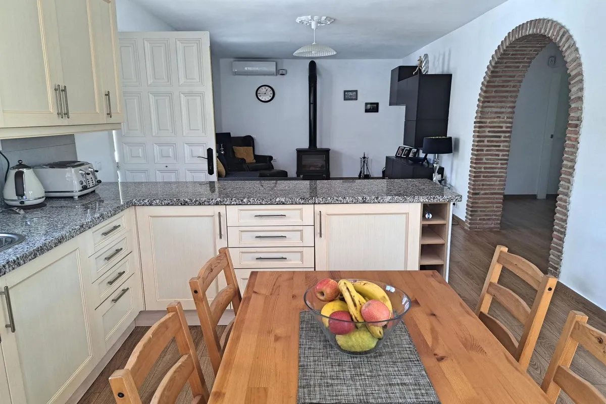 1b5e8db8-9926-499f-8bf0-9550d75a516a