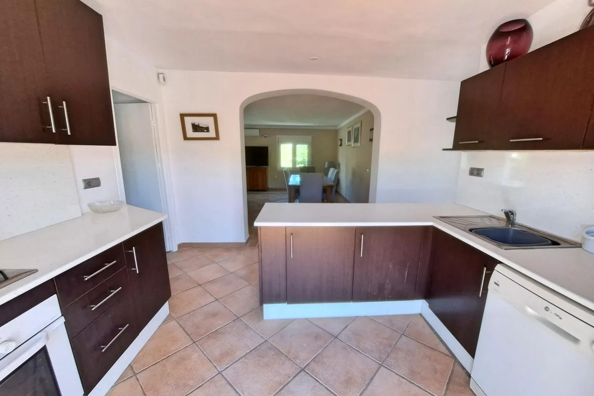 6c6c8e74-8daa-4153-9652-9a7baa4fde5f