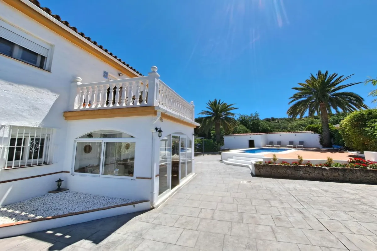 896ee720-6a19-4424-abcf-487b9d9741c4