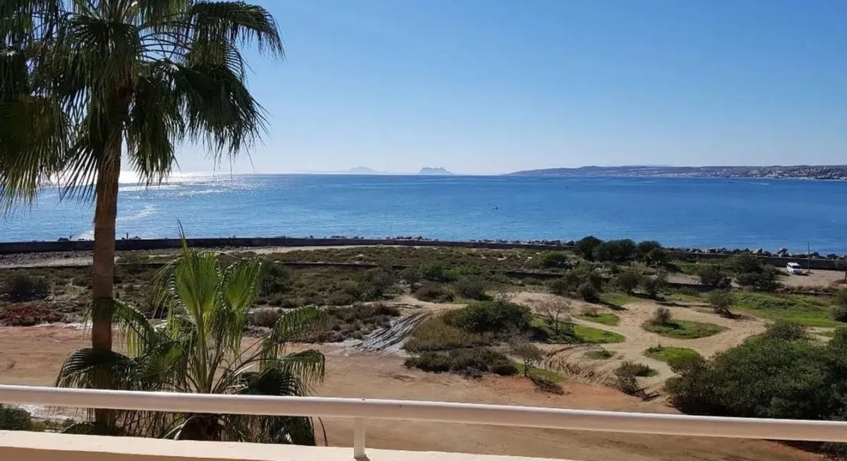 aa6ba4b8-016b-4219-9177-7f3f230d2da5