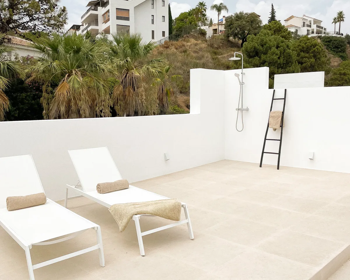 65f5b34c-cbbf-46dc-ae1c-8b3225f5e3f6