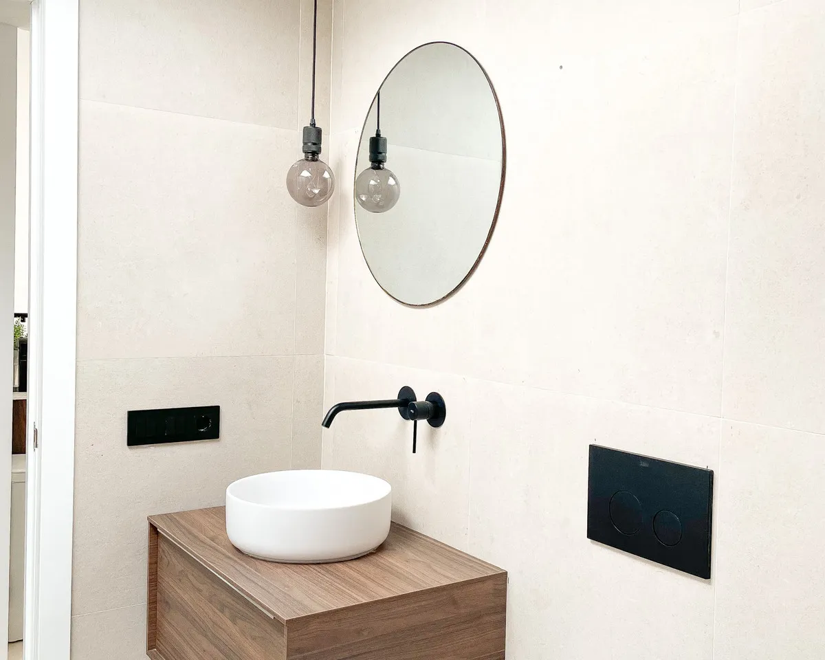 e83e6977-e1e7-4044-80c0-eb1b8d5a725e