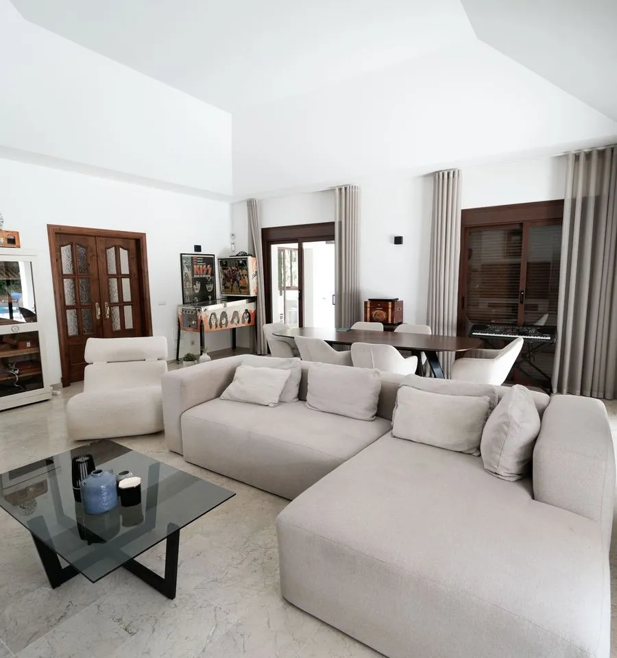 10e0f85a-d855-465b-9833-bddd077c3bec