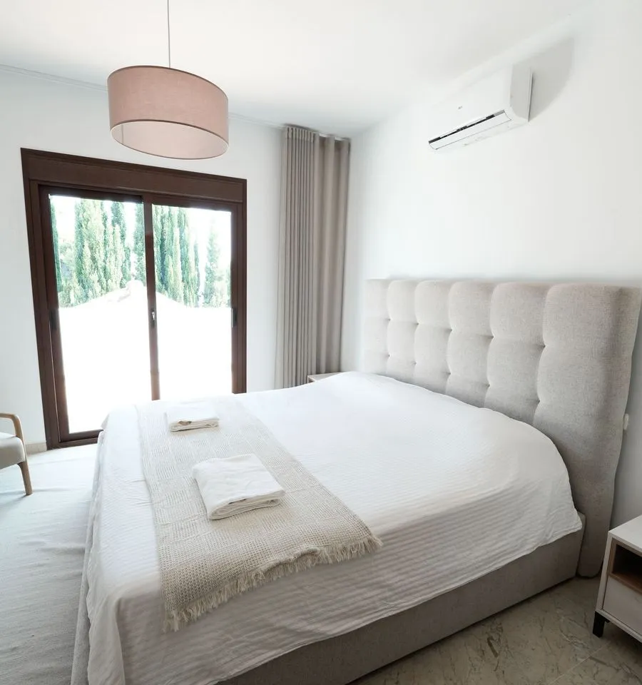 28c1abb9-914e-45a0-8d01-f598e4fb1898