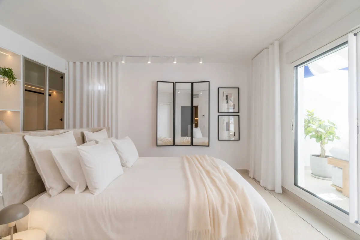 ad1e93c4-4c4e-47c9-b083-7d0725555533