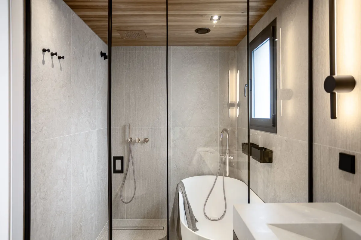 f2a0f8b9-0729-41ed-9305-def1f1a459a1