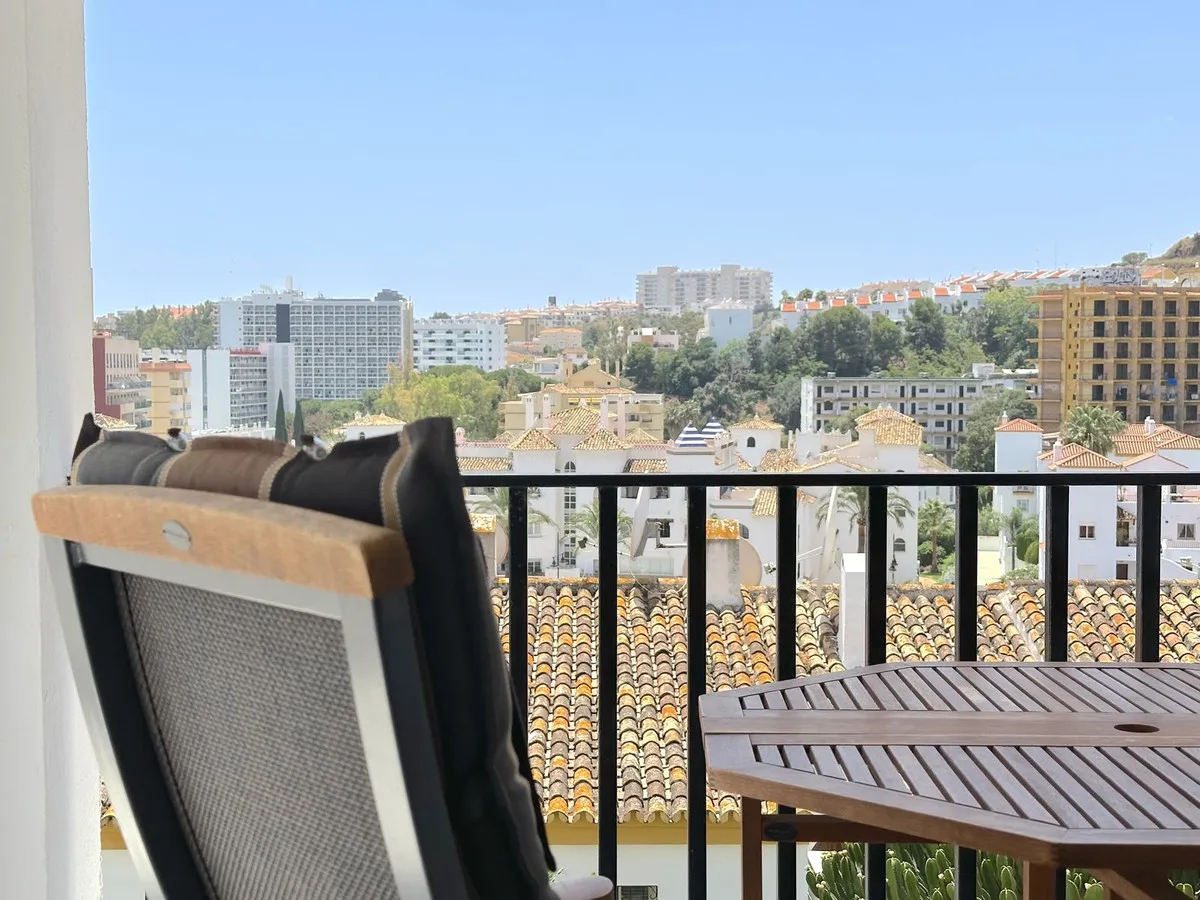 90f6c210-f165-49f7-8796-6be34be1b567