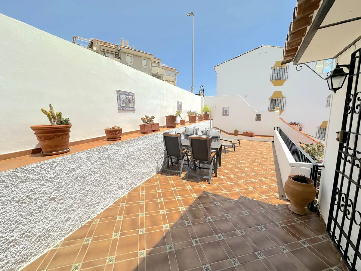 eeb57d04-502f-40b3-8b94-01d839108b66