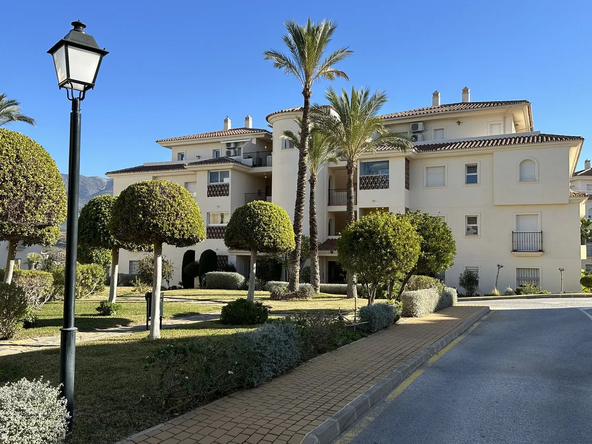 c982b49e-6115-49ad-89b7-c0518c1a762d