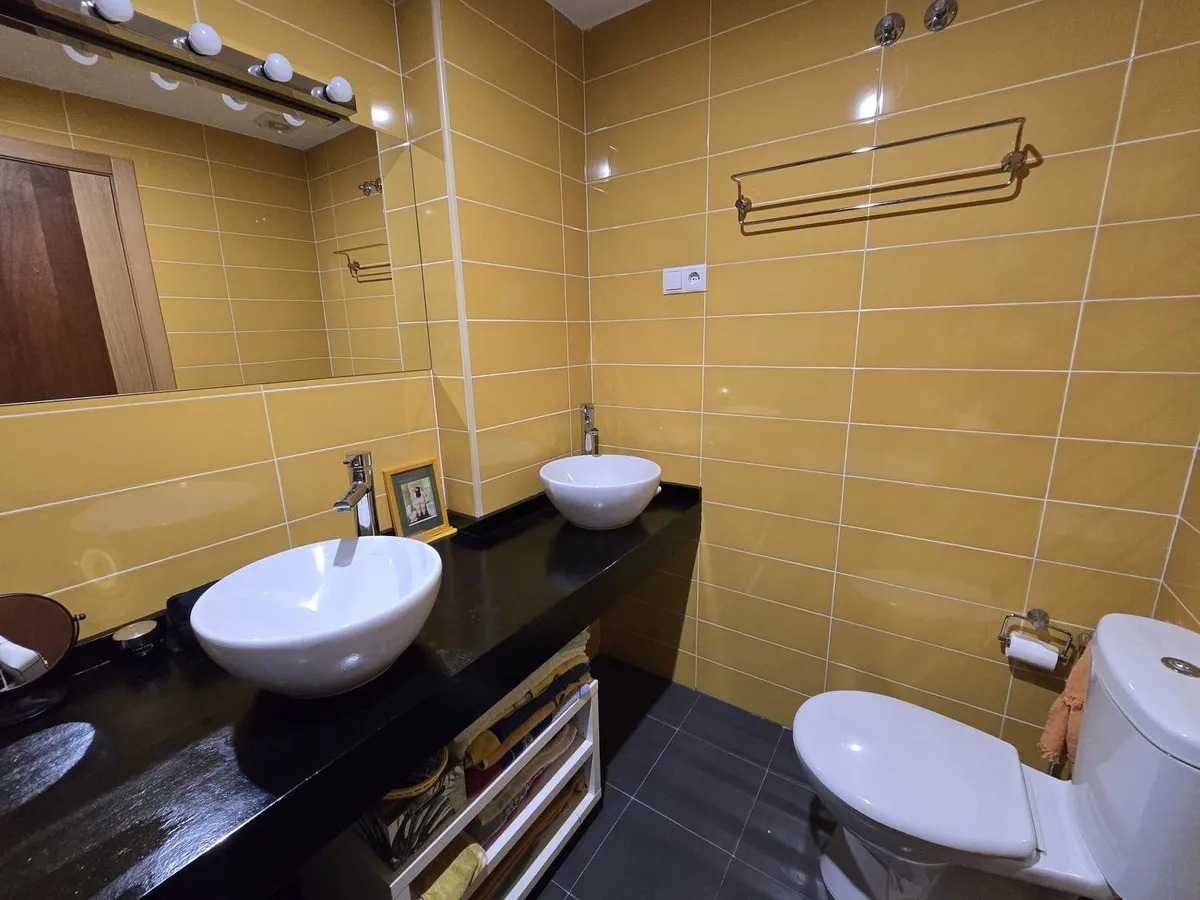 f6877302-ea6a-417d-b043-f5ba942cae55