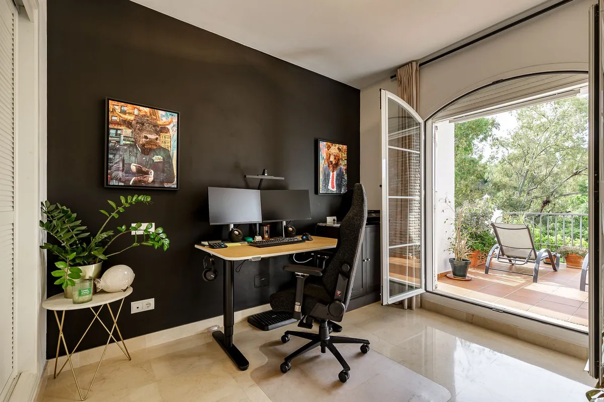 3c7159fa-9819-42c8-942c-476f1951fbfc