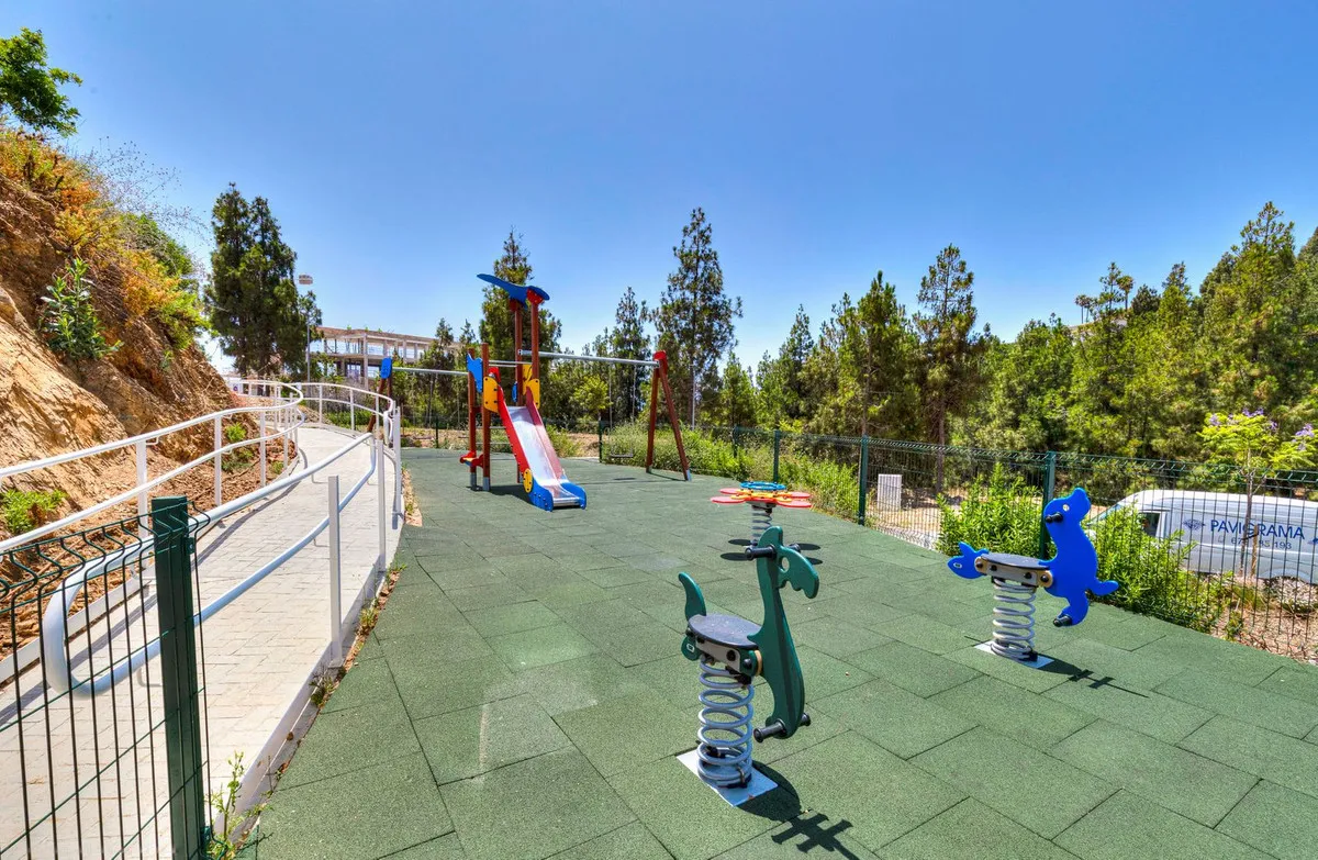 aa93fe09-f489-4abe-92f8-f397a007bca0