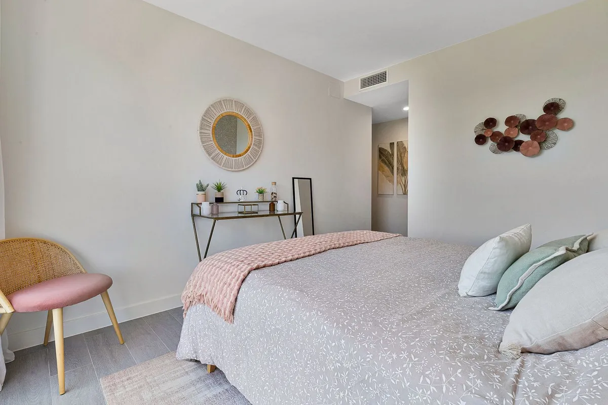 b03b0999-63a8-4137-a1b7-72930f2e0848