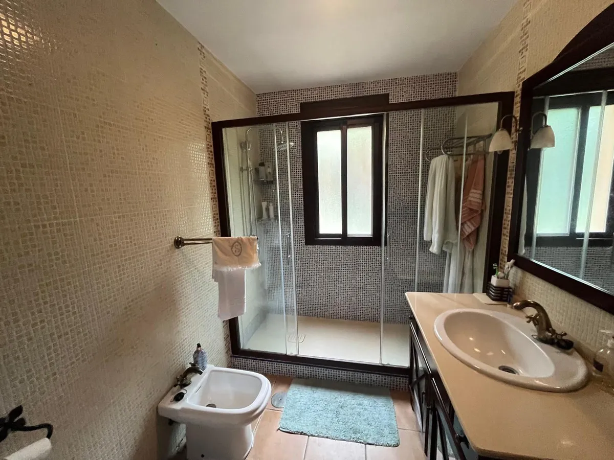 5f94a3a4-8390-4769-b7e3-41d80bf84c52