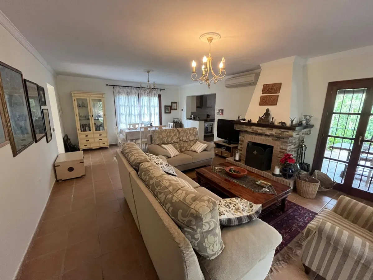 ef4d0fea-c610-4219-ad40-5e0262d0076f