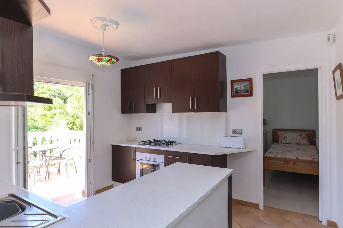 0b24b7b8-e3b3-4bab-b63c-d262956a8447