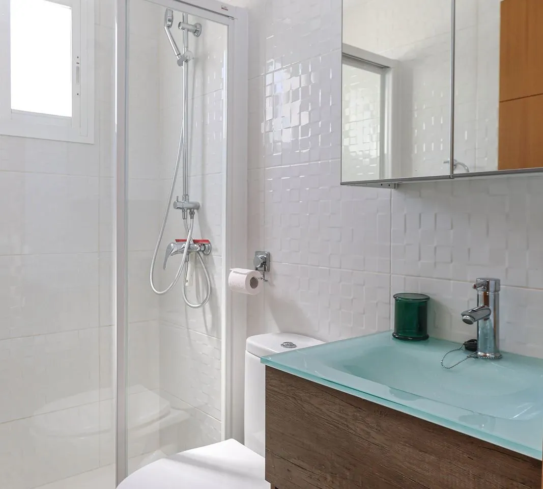 2f307074-ecdf-4aa7-a781-1e706e5f08fa