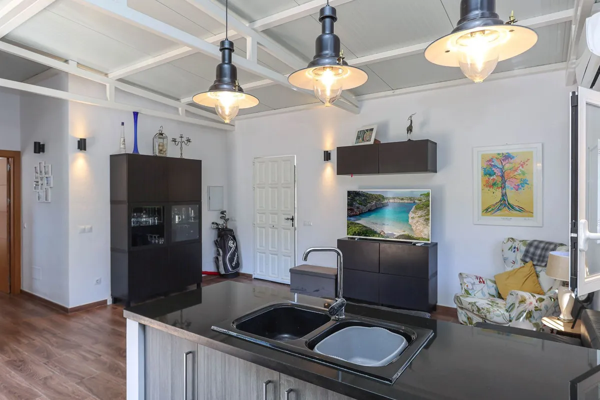 45683817-b666-437b-85e1-292056e60165