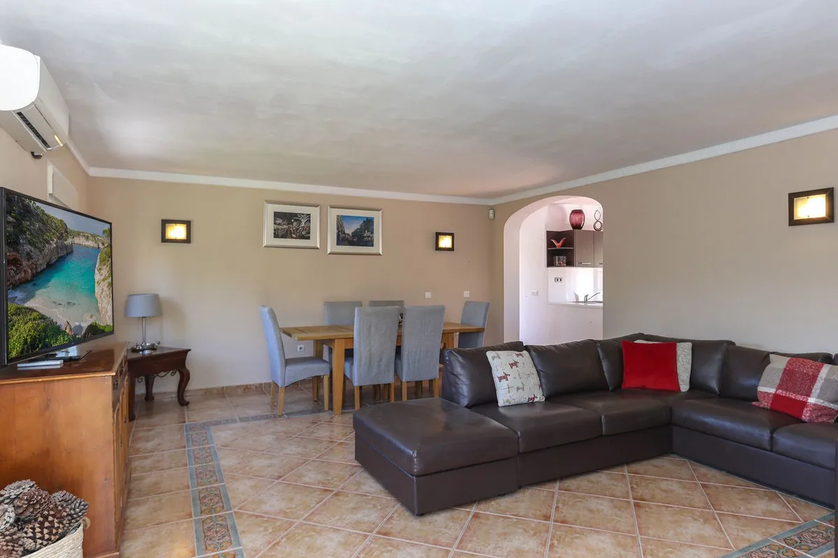 999c56ce-3b6c-4897-8cc2-f767c2dcf51c