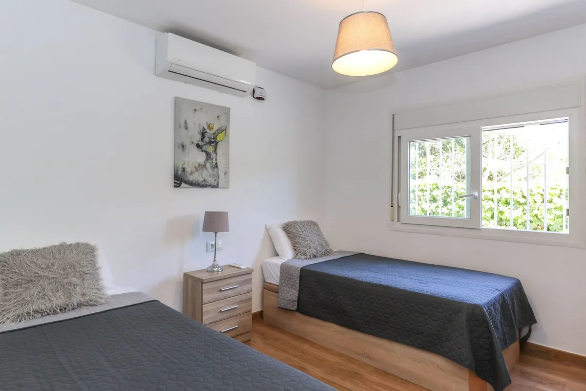 b6557bf0-f165-468f-b523-2d7562fcb80f