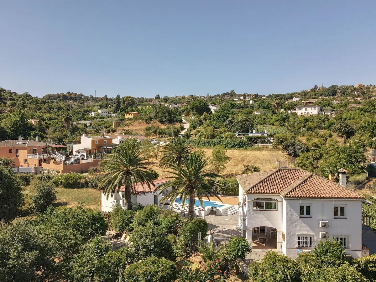 e2fe50b6-8b69-467d-9fab-9102e21e26f2