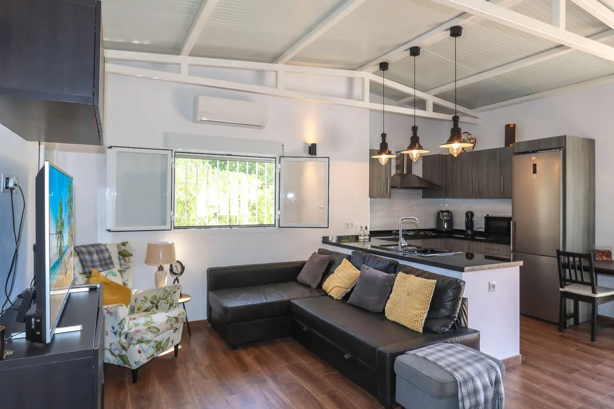 e742cb6d-3767-41b2-998b-643e2ed786c3