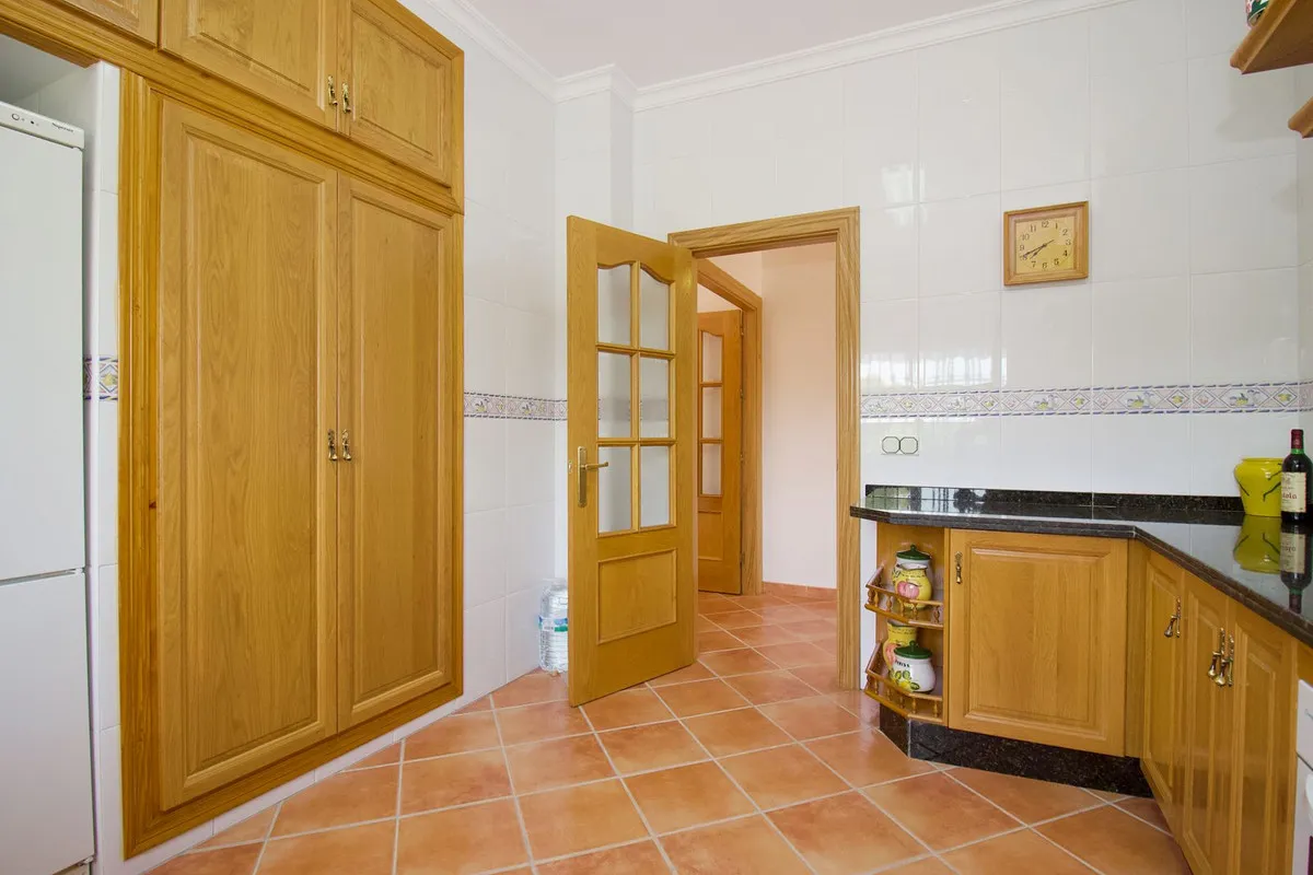 10a5a7fe-0b1f-4ba5-8d47-fb86632c4e8c