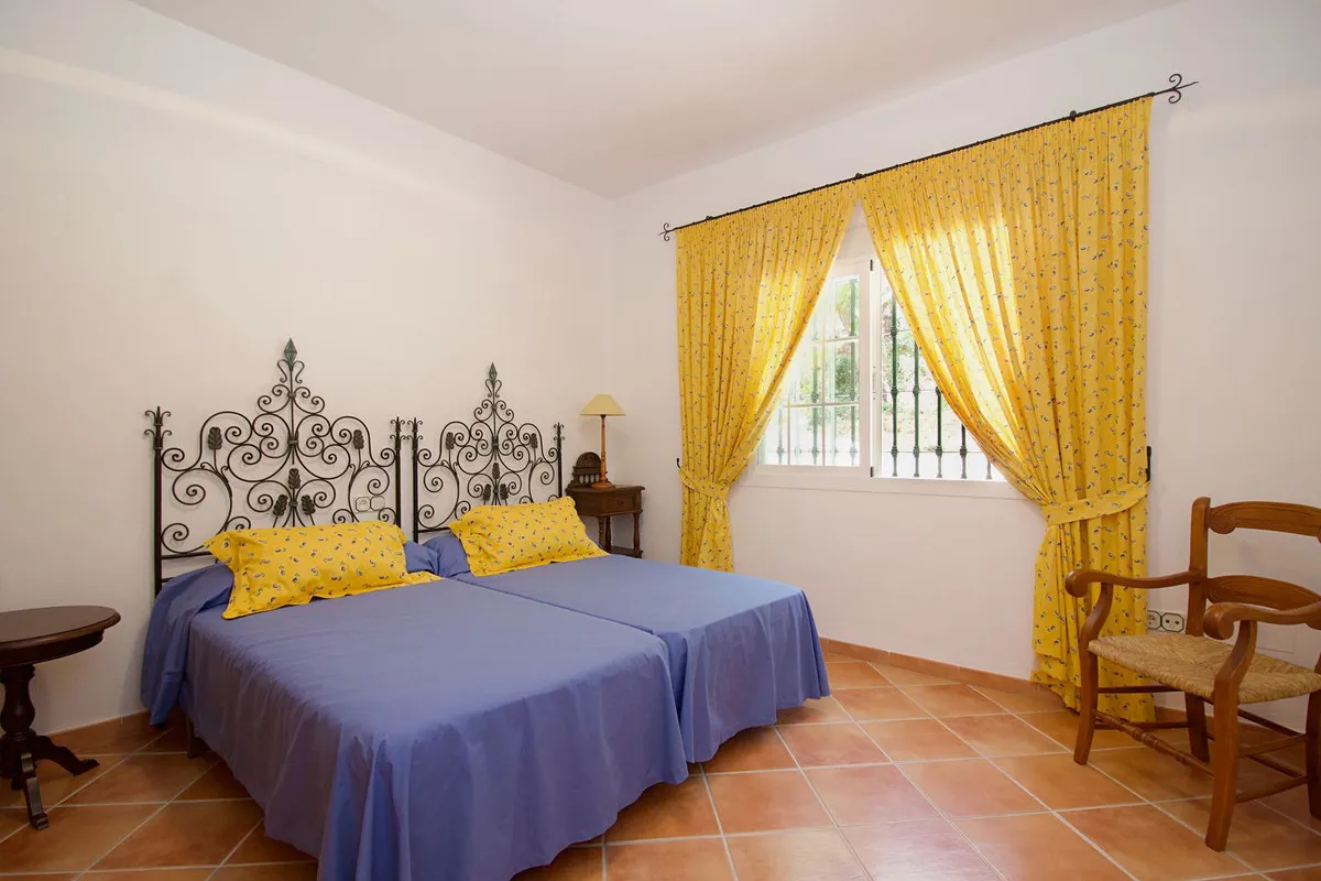 33c2fa6f-82bb-4640-8c26-0ea4a88ac55d