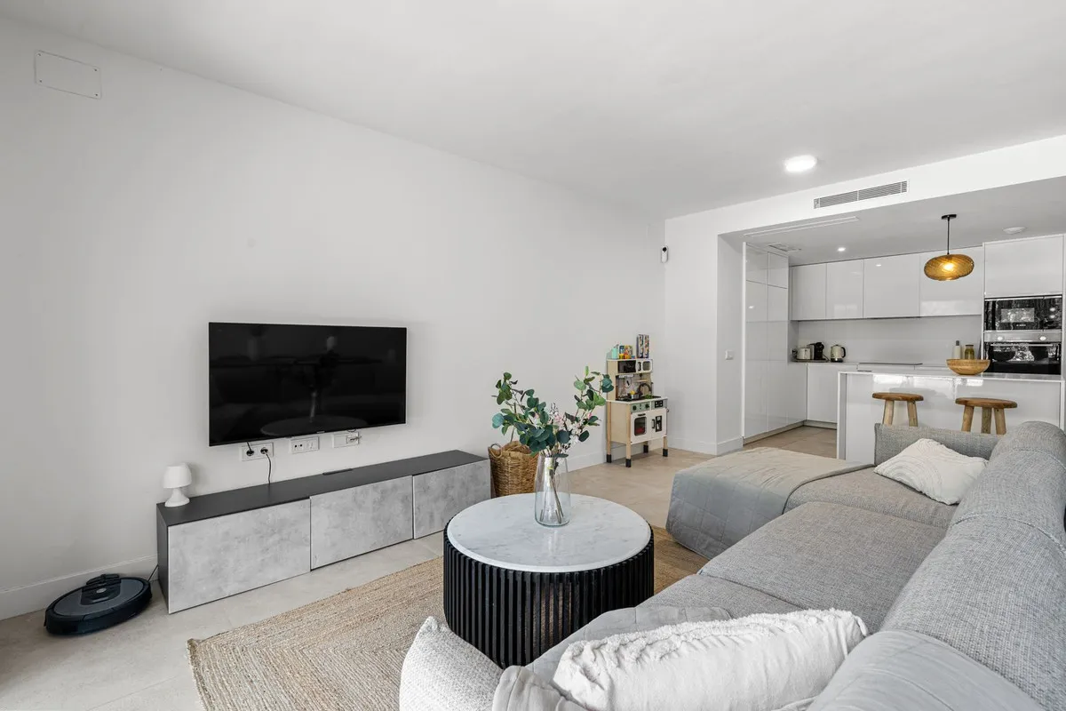 9e80c16b-a164-40a7-adf4-d5b8ce79463a