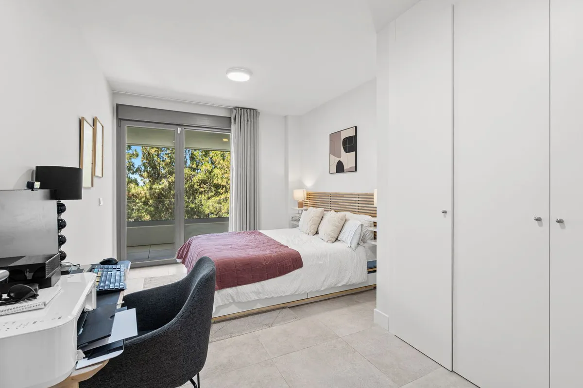 c4f31a3e-923d-4faf-9aa9-d5f6fd33eec1