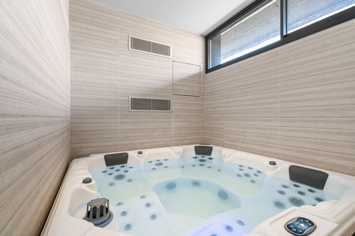 fba2e081-0659-4039-9532-d9ca7b2baa1a