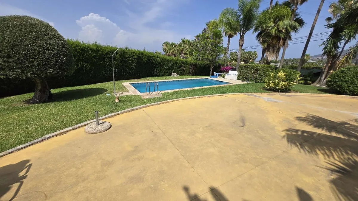 93aea57c-456d-4d4b-8ece-8d6c744a6f47