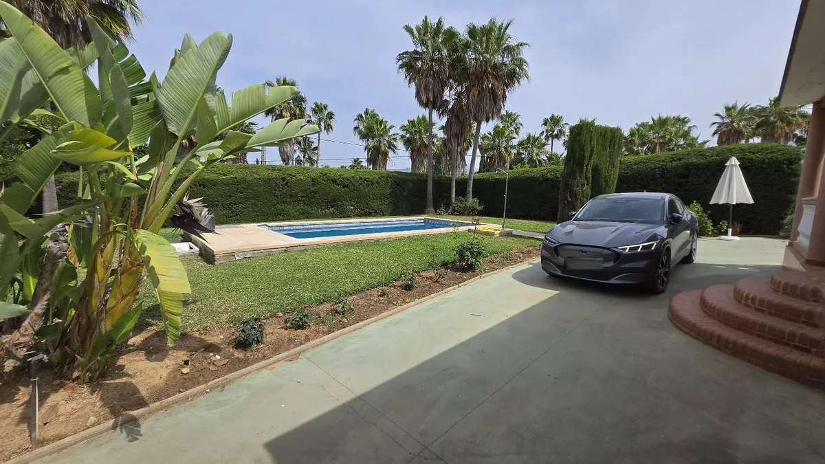 c02e8b99-3e9b-4b39-8a79-998e38b788ed