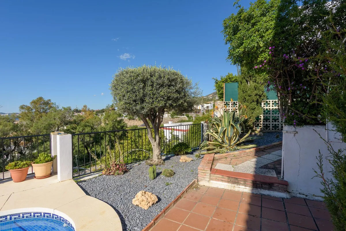 1daf904b-d9f3-4a3b-8b27-1d28957192fb