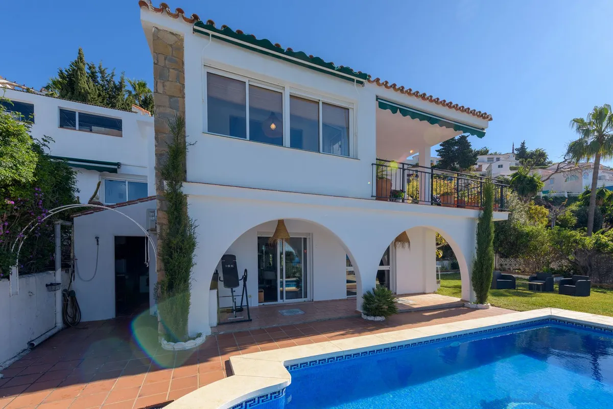 a2598243-4a98-48b2-817c-76c2a20c8a62