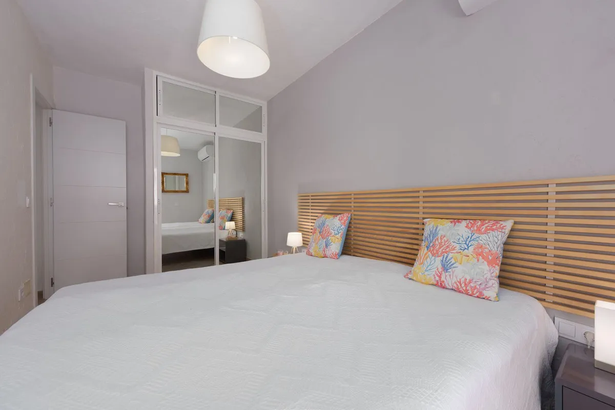 a552c559-a4a9-4c6d-9263-5fa51f7fa0c3