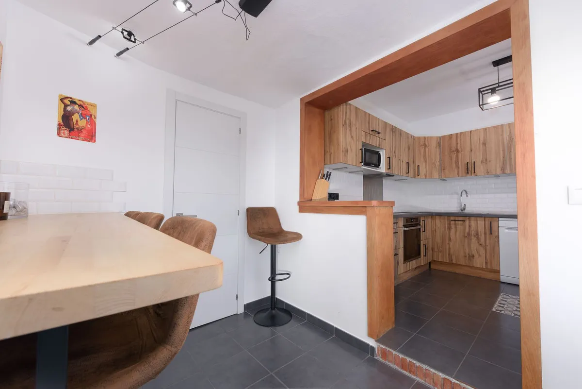 c8ec52c3-248a-43de-8def-c93931f36cd2