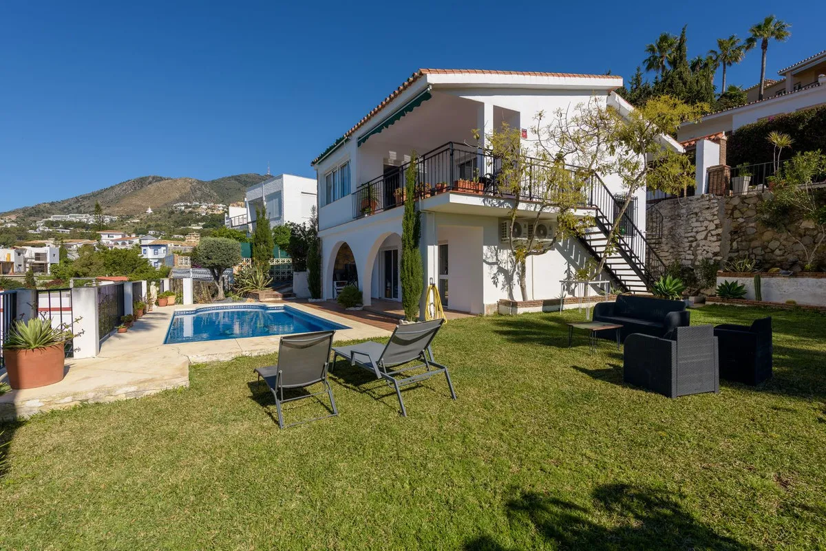 f5fabd8f-6553-4089-8982-9b2642e5fb9a