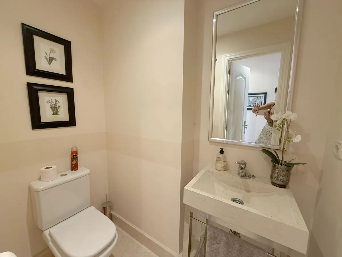 e6b7d0c0-41f8-44a7-99c6-7017a98bdea3