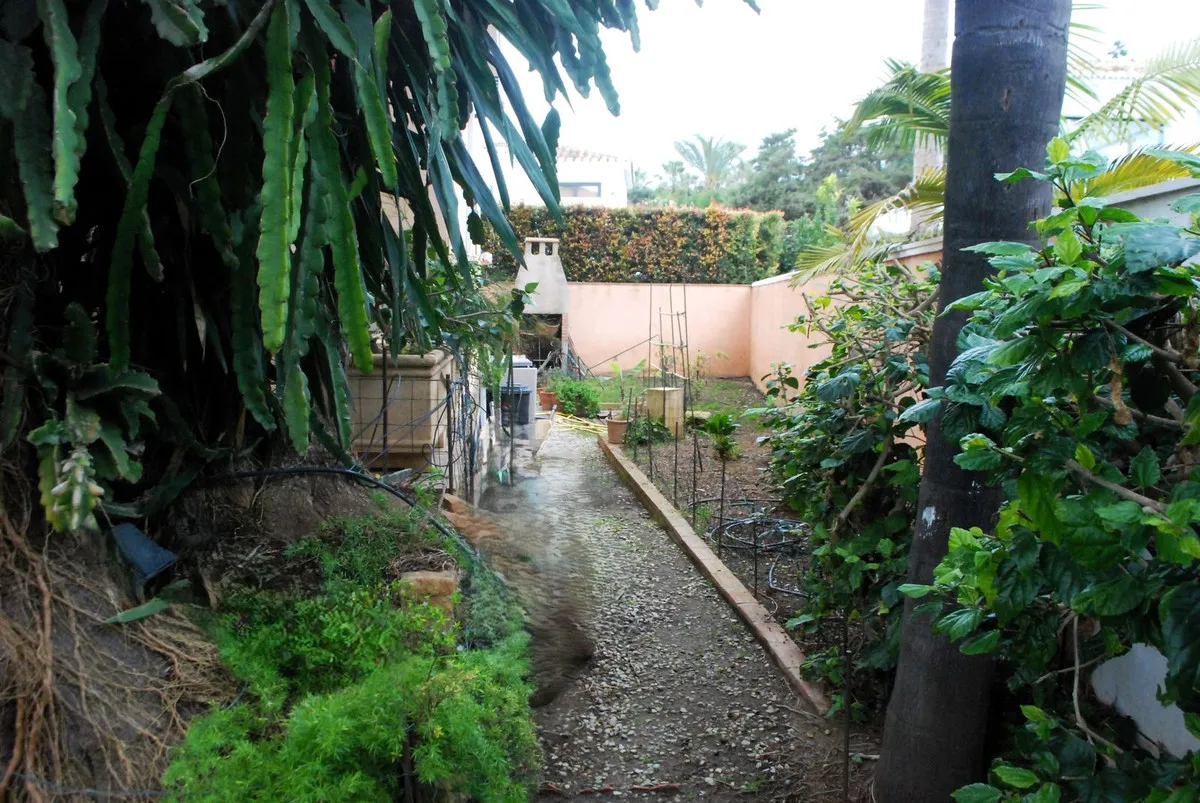 99c90f58-ac4b-48a4-83f1-a51bde33183c