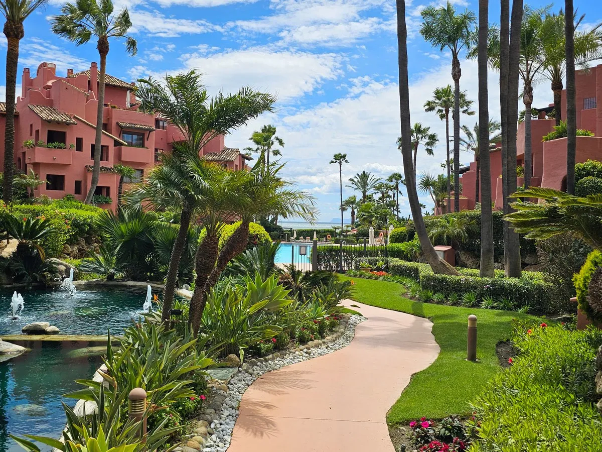 f741508f-5826-40b8-a385-67ec53baf4e3