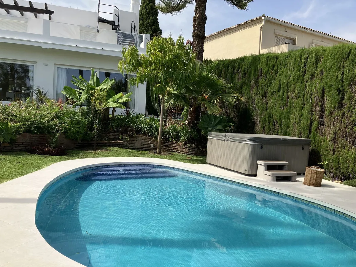 ab162e07-a97a-480f-8cb2-8cfb0bab52c2