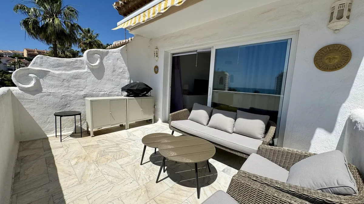 67cd72b8-d659-44c2-817f-2ca46be01d42