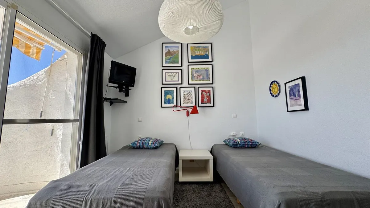 7999b19e-4bff-46a1-b497-4c5c84995617