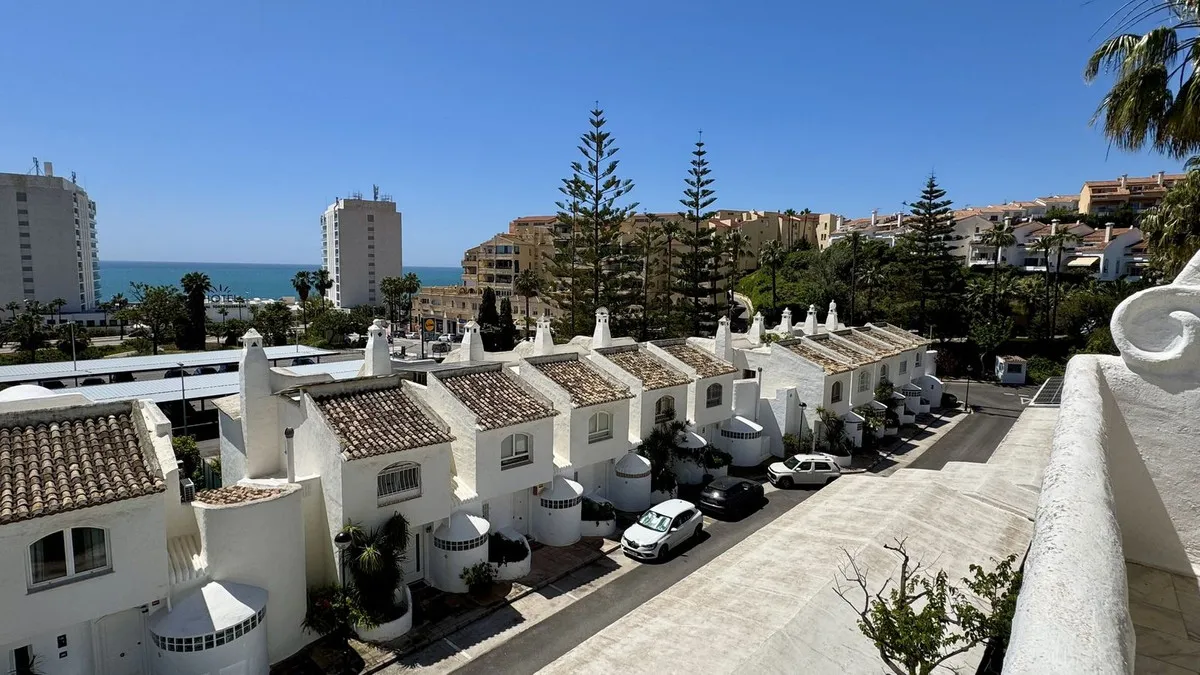 e0c14ba4-b4e0-47ff-9801-182bb148bec9