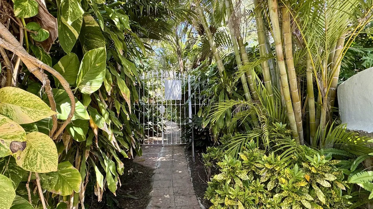 f3273bfa-8dbb-4615-abca-ed7cbd896784