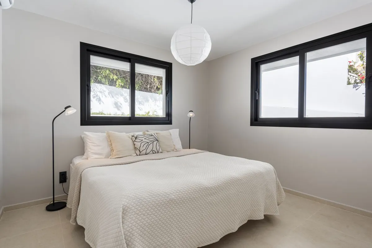 81938532-e240-4919-a41c-5a937bf583a2