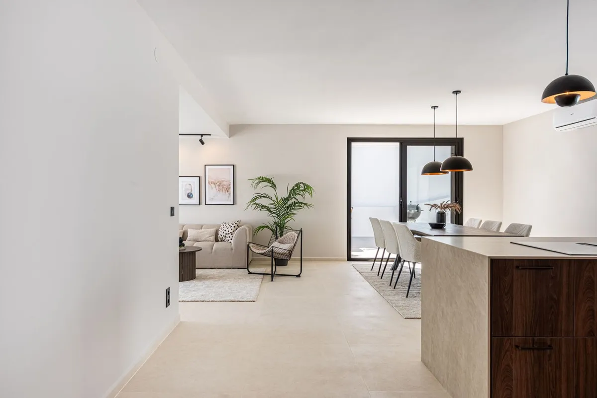 f7754622-fd2f-4afa-a844-c07eb14b23aa